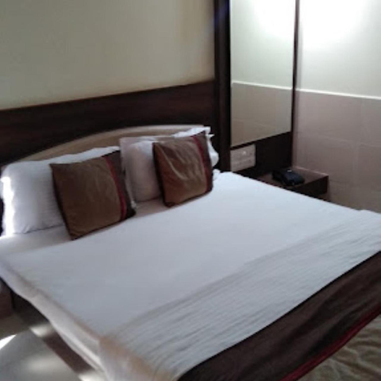 Hotel Divya Jyot Residency Bhuj Exterior foto
